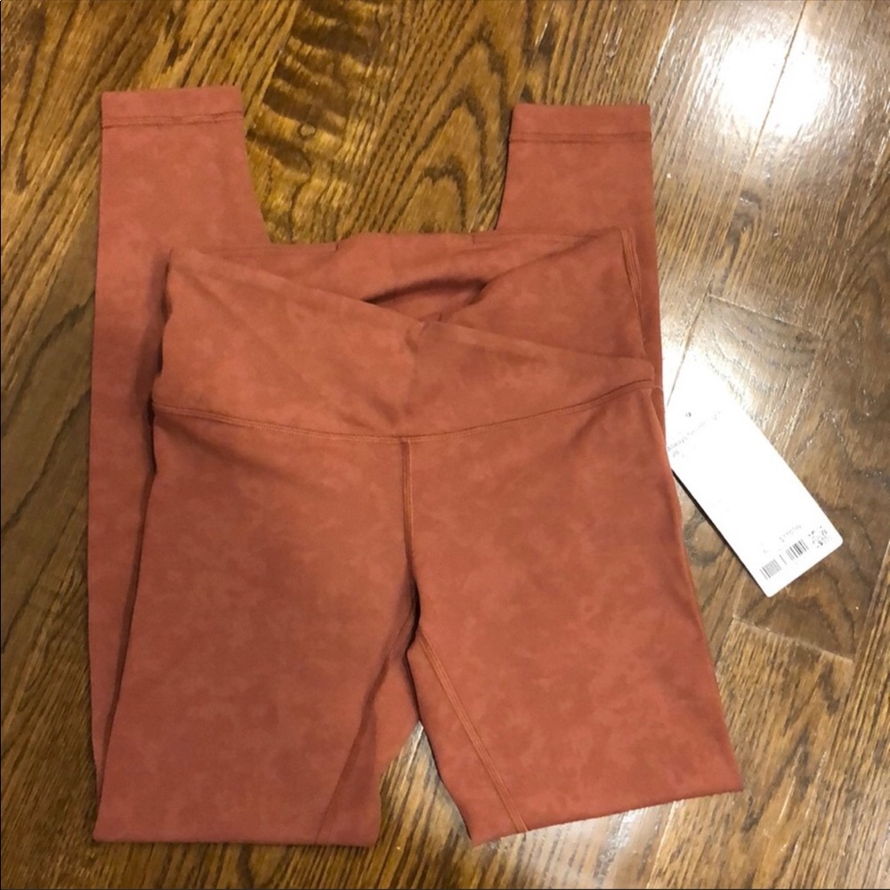 NWT Lululemon | Always On HR Tight 28”, size 6 - Picture 7 of 8